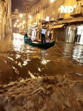 Via Roma gondola