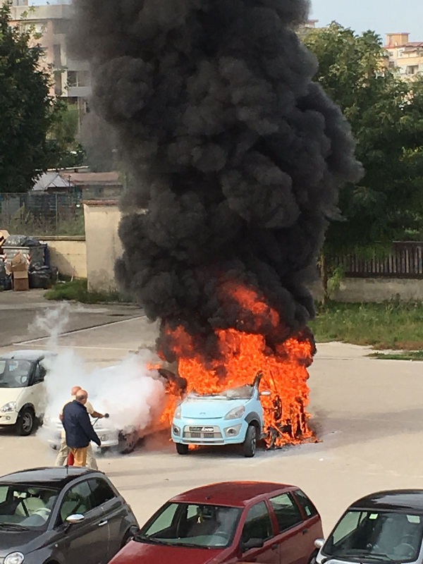 incendio auto (2)