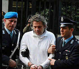 Mario Alessi al momento dell'arresto