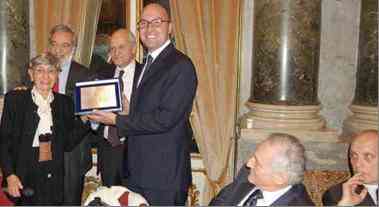 Alessandro Sannino riceve il Premio Eureka