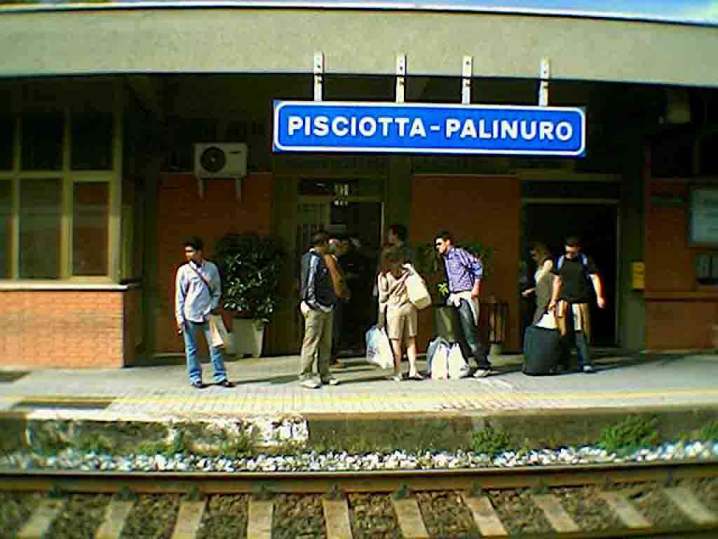 stazione ferroviaria di Pisciotta (Salerno)