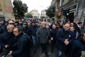 Beppe Grillo allo sciopero a Genova