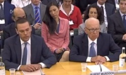 Rupert Murdoch e il figlio James davanti alla commissione