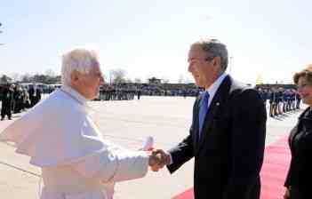 Benedetto XVI con George W. Bush