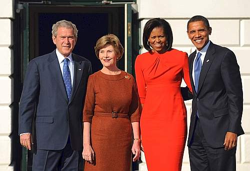 George W. e Laura Bush con Barack e Michelle Obama