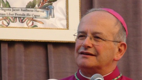 Il vescovo Angelo Spinillo