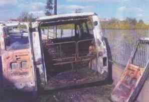 lo scuolabus incendiatosi in via Pastore