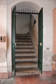 le scale di via San Carlo, dove abita Fatima
