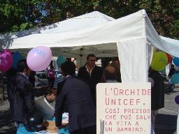 il banchetto Unicef a Frignano