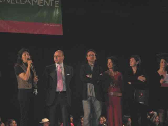Gli organizzatori con Carmel Lasorella