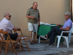 Biagio Lusini (a destra) durante l'incontro pubblico