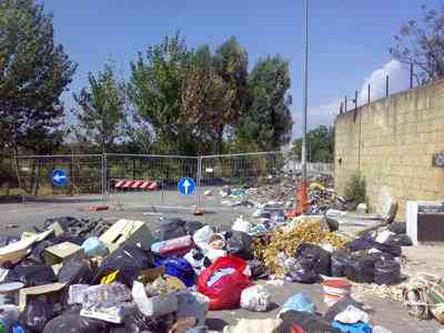rifiuti in Via Cottolengo