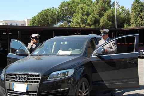 l'Audi Q7 sequestrata dai finanzieri di Marcianise
