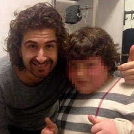 Siani Regali Di Natale.Sanremo Siani Battuta Al Ragazzo Obeso E Polemica Pupia Tv