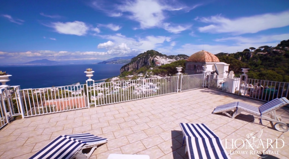 Capri, in vendita la villa di lusso di Christian De Sica Pupia.tv Capri, in vendita la villa di lusso di Christian De Sica Pupia.tv