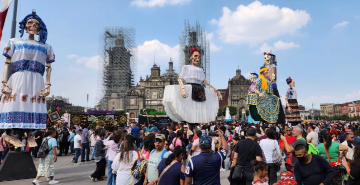 “El Día de los Muertos”, los muertos se celebran en México, pero con alegría: imágenes de uno de nuestros lectores de Aversa