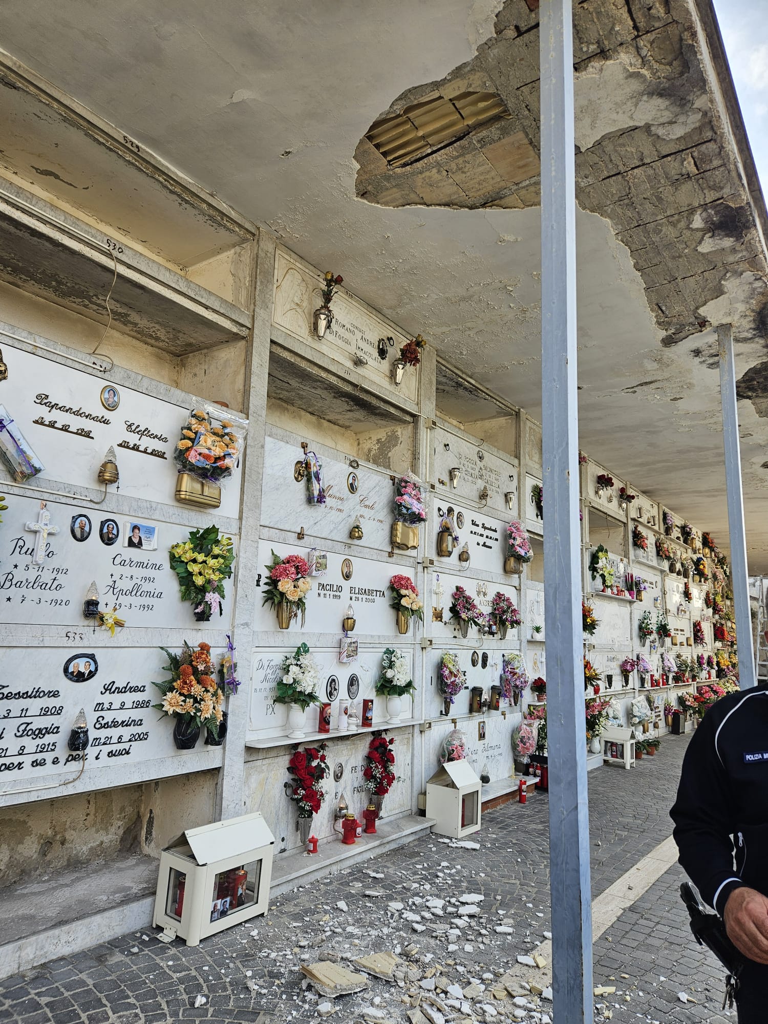gricignano cimitero crollo 02nov25 (4)