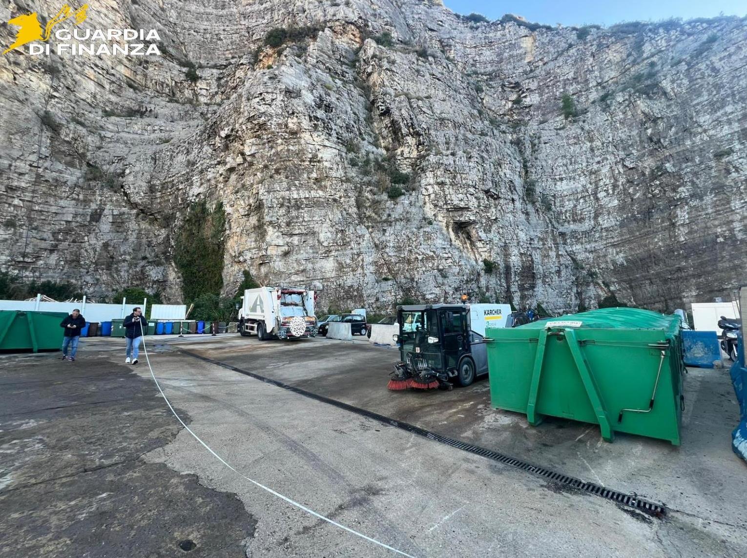 meta sorrento cava rifiuti (2)