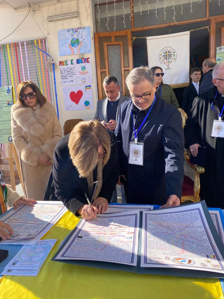 villa literno fiaccola pace (15)