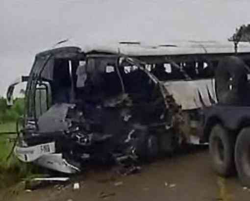 il bus su cui viaggiavano gli italiani