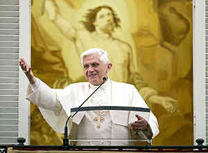 Papa Ratzinger durante l