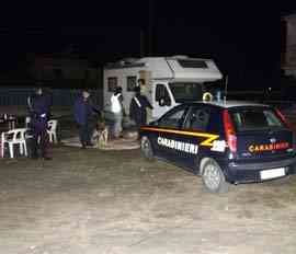 carabinieri campo nomadi (foto Internet)