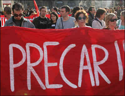 una manifestazione di docenti precari