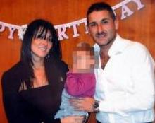 Salvatore Parolisi e Melania Rea con la figlia