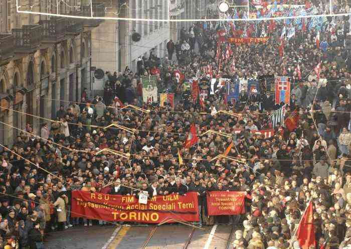 Il corteo di Torino (foto Repubblica.it)