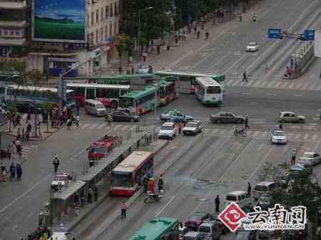 Cina, bombe esplodono su autobus: 3 morti