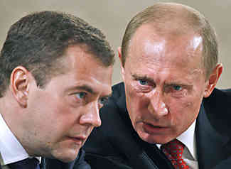Dmitri Medvedev con Vladimir Putin