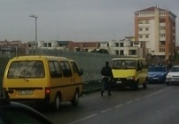 gli scuolabus fermati dalla polizia