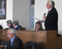 Santulli durante l'intervento in Assise