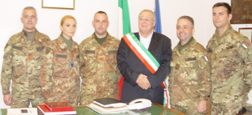 Ciaramella con i militari