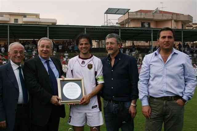 Ciaramella durante la festa della promozione in serie C