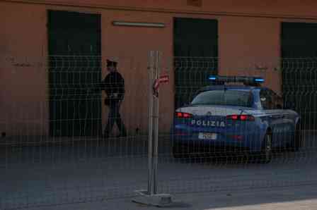 il blitz della polizia di Aversa al Cirigliano