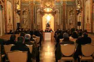 la cerimonia nella Sala Romano del Cimarosa