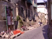 i lavori di realizzazione del marciapiede in via Piave