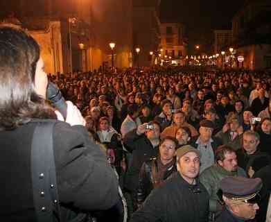 Il fiume di persone ad Aversa contro l