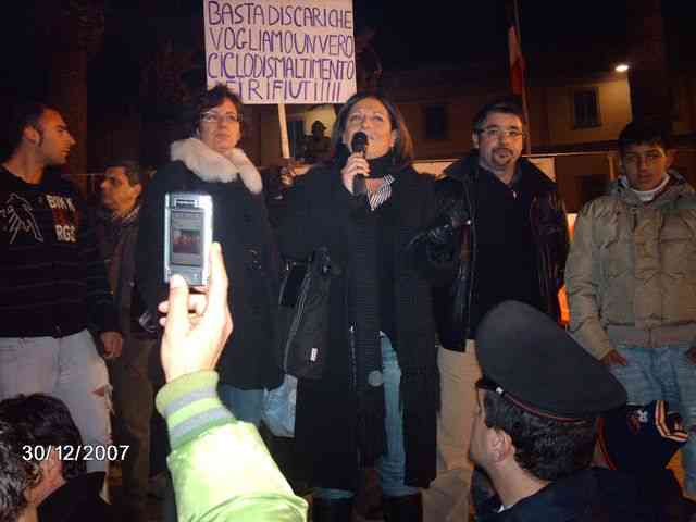 i manifestanti sul palco del Festival