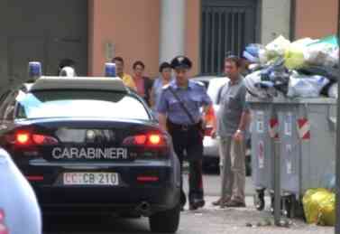 i carabinieri all'entrata del Parco Statuto