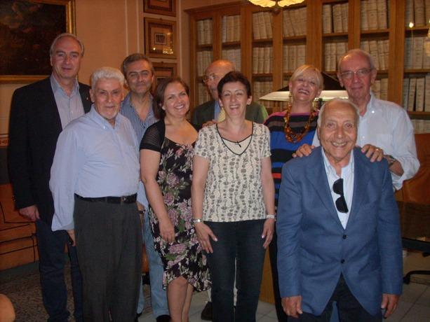 Nella foto i soci-fondatori: da sin. dr. Aldo Maria Pagella, arch. Giacomo Varricchio, arch. Ernesto Scarano, rag. Nicoletta Simonelli, d.ssa Emilia Ruggiero, d.ssa Anna Maria Romano, dr. Antonio Gianfrotta, consigliere, e arch. Gian Marco Jacobitti, consigliere.
