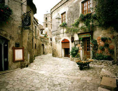 Casertavecchia, Via dell'Annunziata