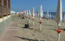 Spiagge vuote sul litorale domizio-flegreo