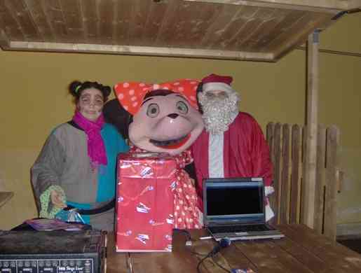 Babbo Natale, Minnie e l'animatrice Rita