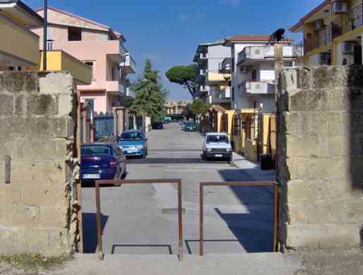 il passaggio pedonale tra via Manzoni e vico D'Annunzio