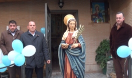 la statua di Santa Lucia fuori alla chiesetta