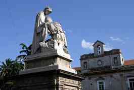 Piazza Carità