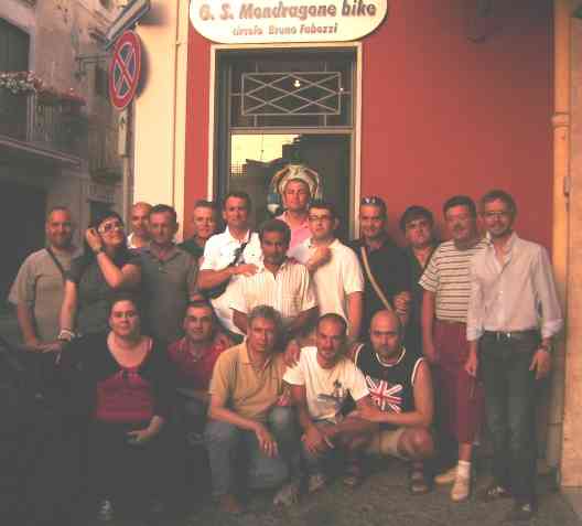 Gli atleti della Mondragone Bike