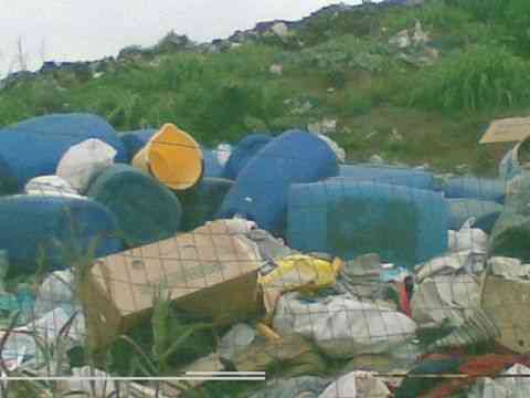 rifiuti in Via Clanio